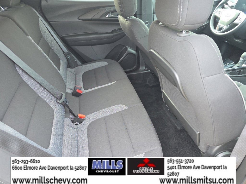 Used 2024 Chevrolet TrailBlazer LT w/ LT Cold Weather Package FWD image 17