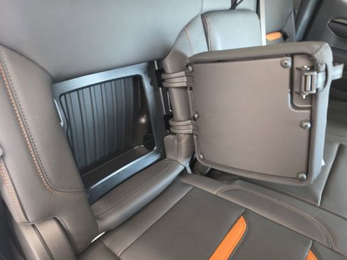 Used 2025 GMC Sierra 1500 AT4 w/ AT4 Premium Package image 14