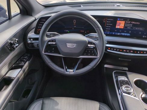 Used 2024 Cadillac Lyriq Sport image 15