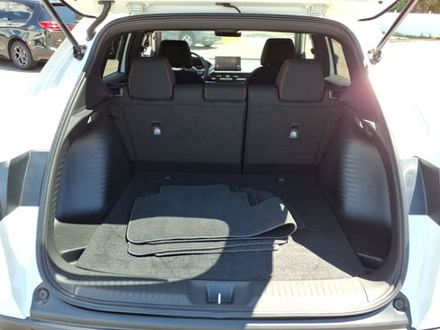 Used 2025 Honda HR-V Sport image 11