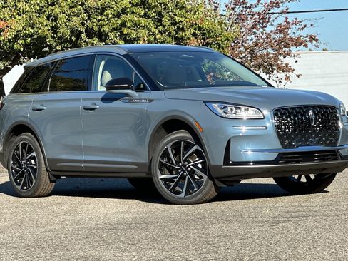 New 2024 Lincoln Corsair Reserve w/ Equipment Group 202A image 2