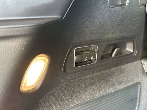 Used 2025 Mercedes-Benz GLS 450 4MATIC w/ AMG Line Exterior image 41