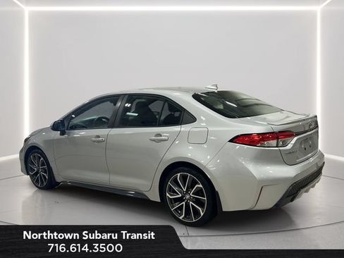 Used 2020 Toyota Corolla SE FWD image 3