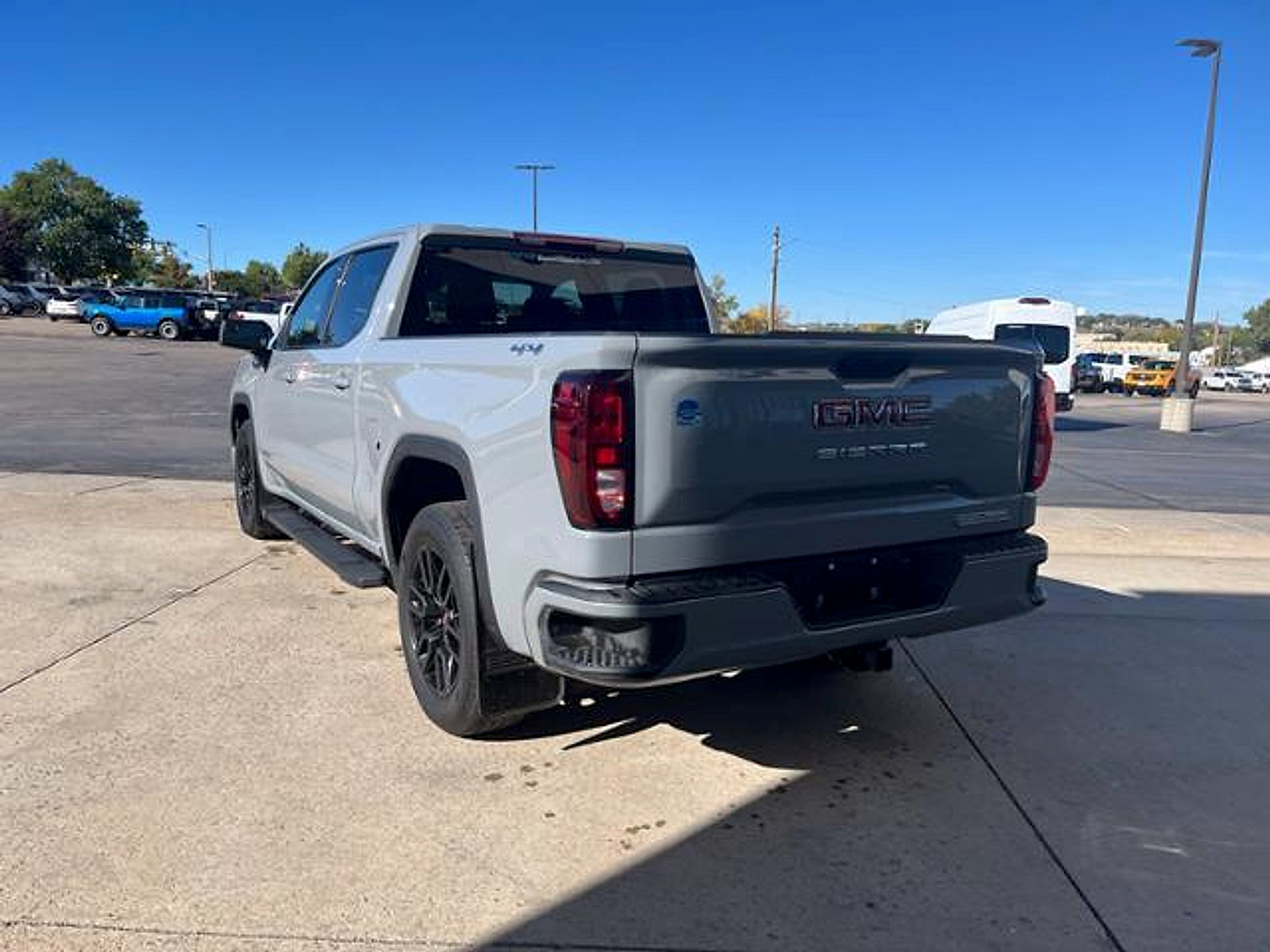 Used 2024 GMC Sierra 1500 Elevation AWD/4WD image 8