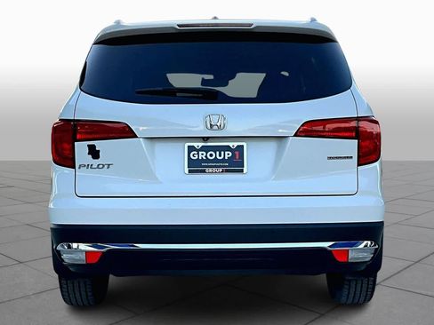 Used 2018 Honda Pilot Touring image 4