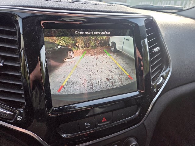 Used 2019 Jeep Cherokee Limited AWD/4WD image 14