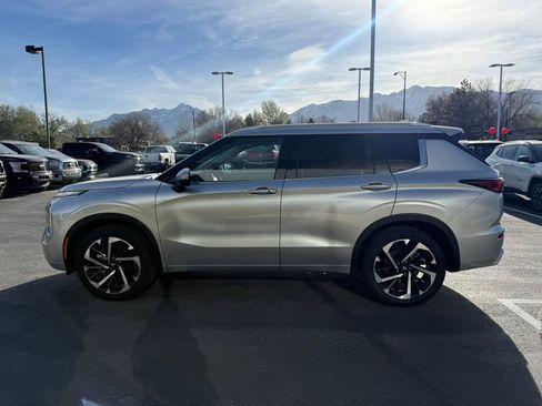 Used 2024 Mitsubishi Outlander SEL image 4