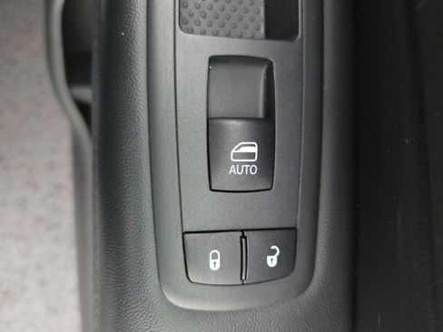 Used 2019 Jeep Grand Cherokee Limited image 31