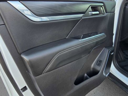 Used 2024 GMC Acadia Elevation image 19