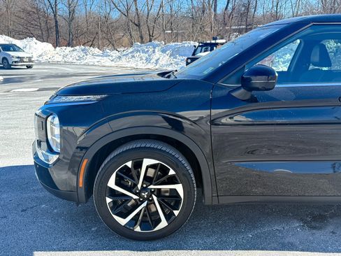 Used 2022 Mitsubishi Outlander SE image 9