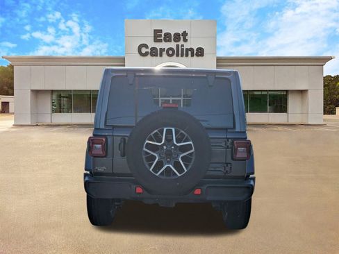 New 2026 Jeep Wrangler Unlimited Sahara AWD/4WD image 4