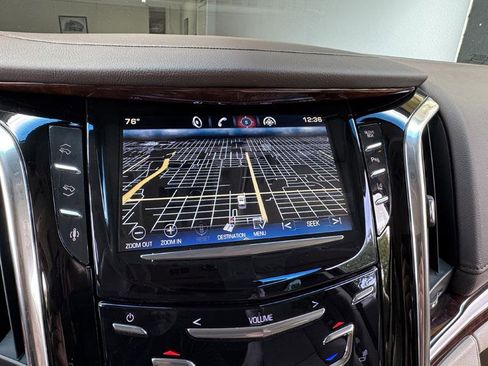 Used 2015 Cadillac Escalade ESV Luxury AWD/4WD image 28