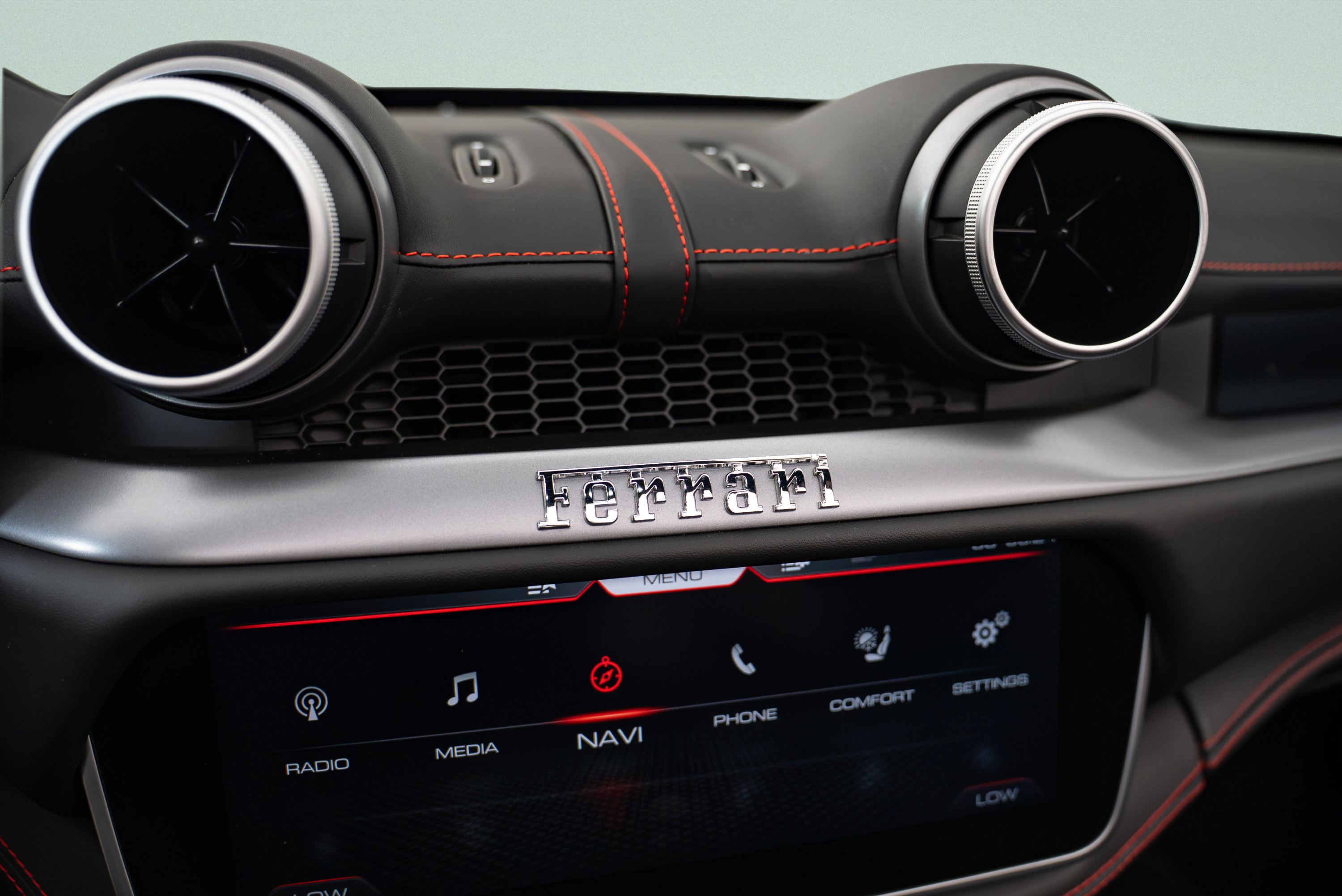Used 2023 Ferrari Portofino M RWD image 17