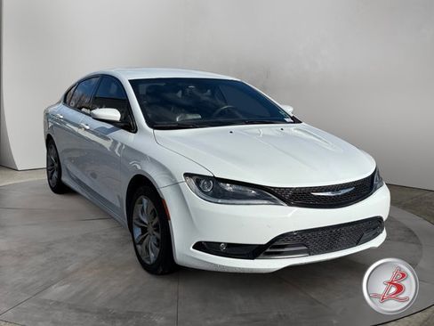 Used 2016 Chrysler 200 S image 1