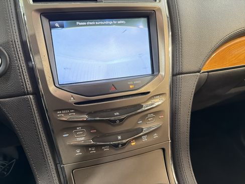 Used 2011 Lincoln MKX 2WD w/ 101A Rapid Spec Order Code image 18