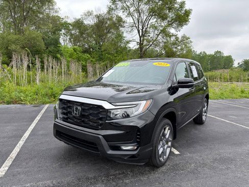 Used 2023 Honda Passport EX-L image 2