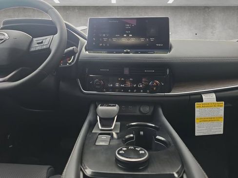 New 2026 Nissan Rogue Platinum image 3