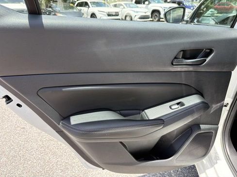 Used 2025 Nissan Altima 2.5 SV FWD image 13
