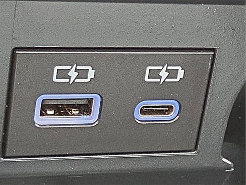 Used 2023 Toyota Tundra Limited image 21