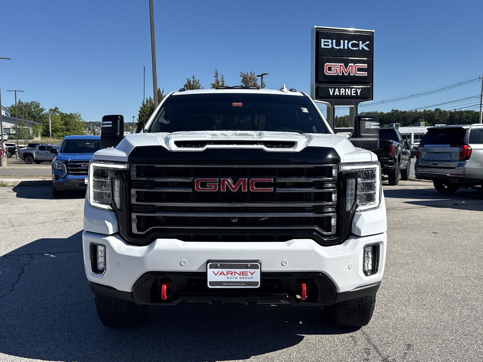 Used 2022 GMC Sierra 2500 AT4 w/ AT4 Preferred Package AWD/4WD image 2
