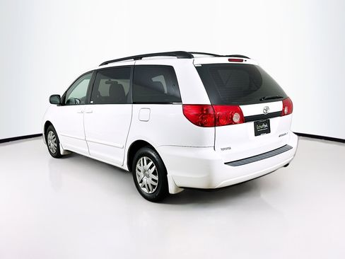 Used 2009 Toyota Sienna CE image 5