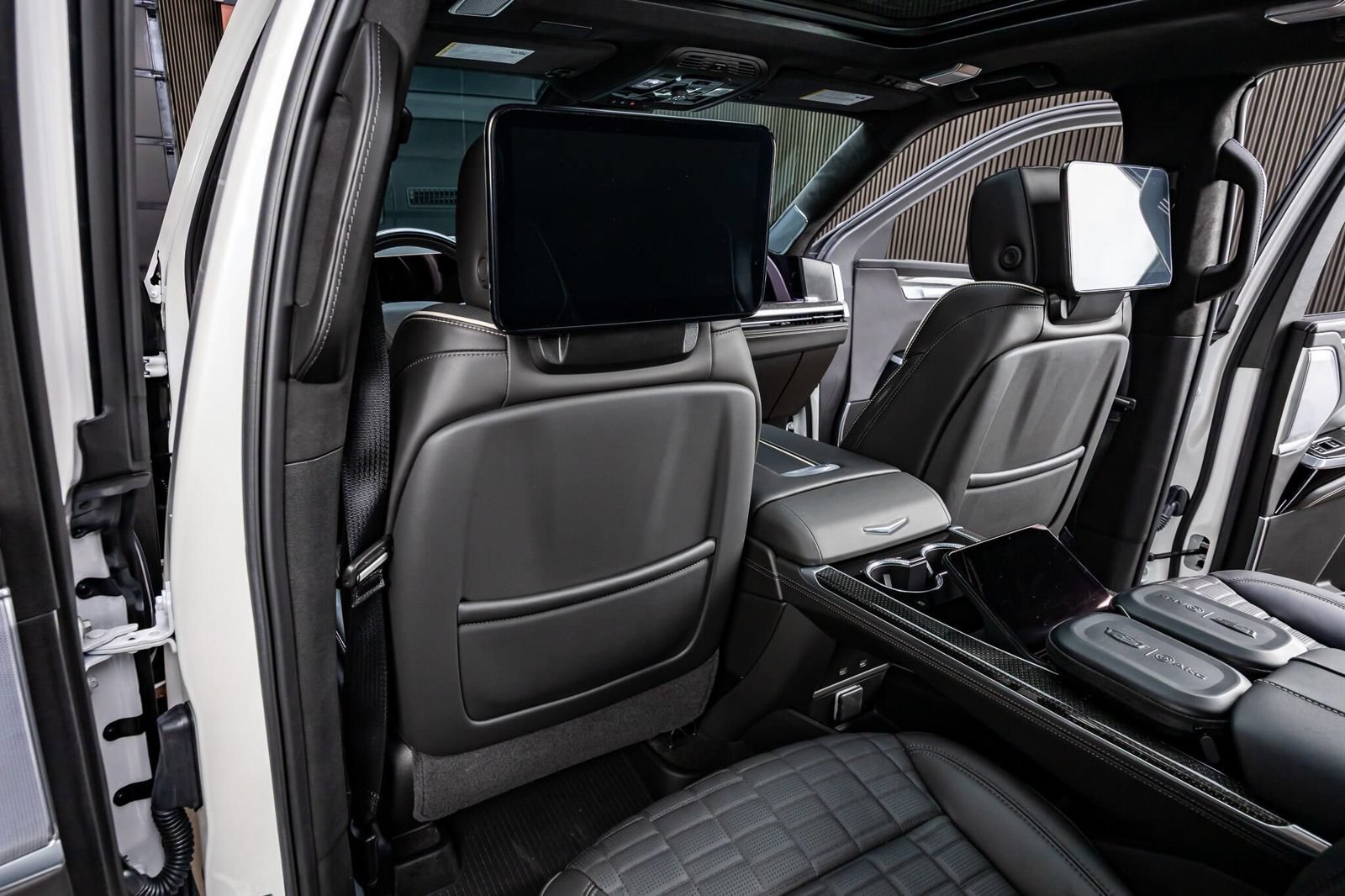 Used 2025 Cadillac Escalade V AWD/4WD image 34
