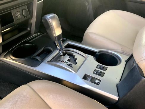 Used 2014 Toyota 4Runner SR5 Premium image 18