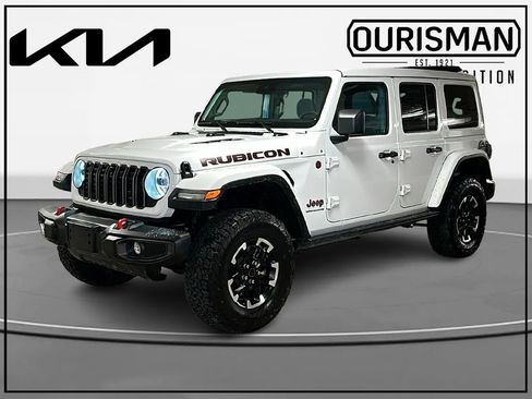 Used 2025 Jeep Wrangler Unlimited Rubicon w/ Technology Group image 2