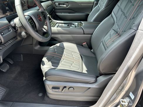 New 2025 Nissan Armada PRO-4X AWD/4WD image 9