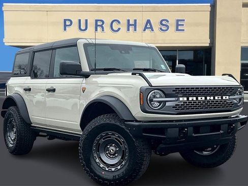 New 2025 Ford Bronco Badlands w/ Sasquatch Package image 1