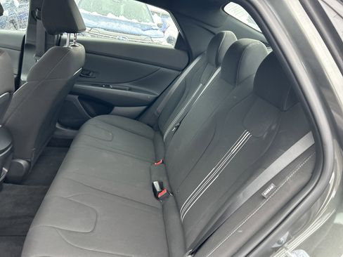 Certified 2025 Hyundai Elantra Sport image 18