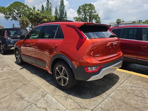 Used 2023 Kia Niro EX FWD image 11