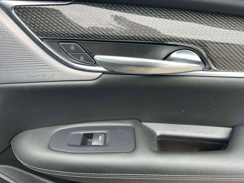 Certified 2022 Cadillac XT5 Sportv image 29