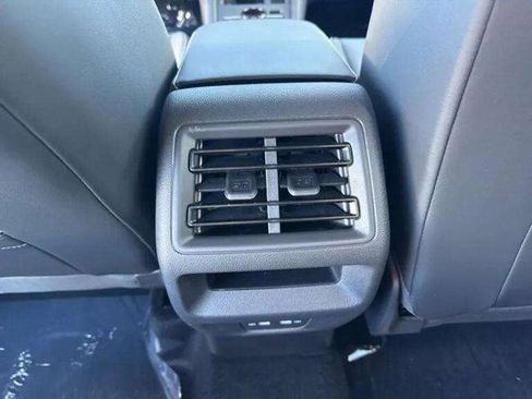 New 2026 Volkswagen Tiguan SE R-Line image 8