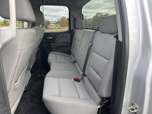 Used 2018 Chevrolet Silverado 1500 Custom w/ Custom Value Package image 12