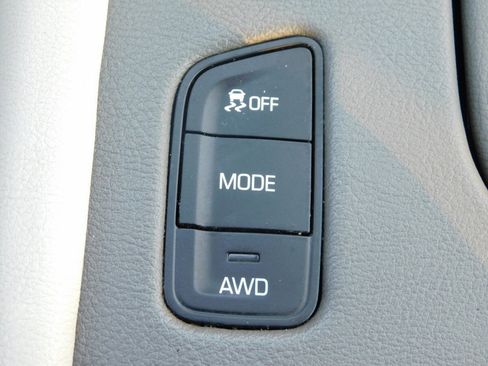 Used 2017 Cadillac XT5 Luxury w/ Driver Awareness Package AWD/4WD image 16