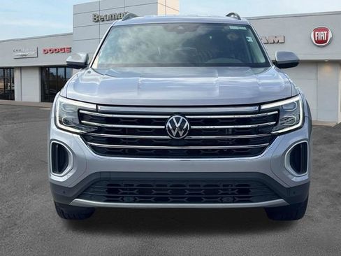 Used 2025 Volkswagen Atlas SE FWD image 2