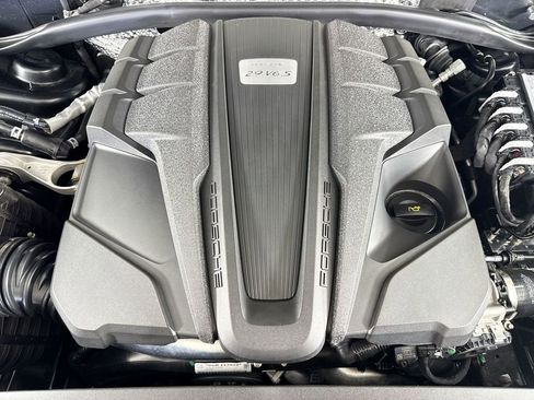 Used 2025 Porsche Macan S image 30