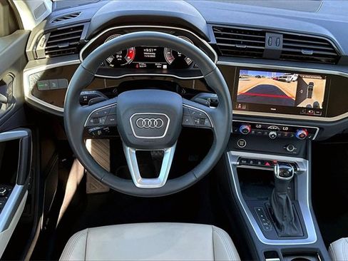 Certified 2025 Audi Q3 2.0T Premium Plus w/ Premium Plus Package image 5