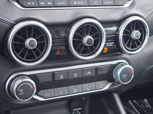 Used 2025 Nissan Sentra SV image 23