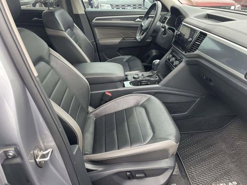 Used 2022 Volkswagen Atlas SEL Premium image 48
