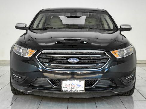 Used 2019 Ford Taurus Limited image 3