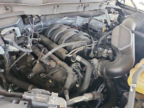 Certified 2021 Ford F150 XLT w/ Equipment Group 302A High image 24