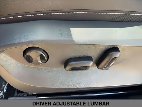 New 2025 Volkswagen Taos SEL image 17