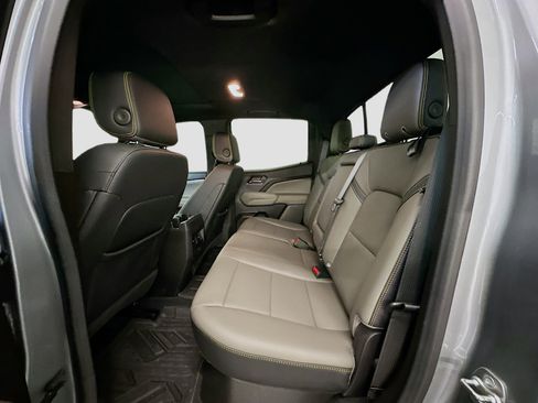 Used 2024 Chevrolet Colorado ZR2 w/ ZR2 Convenience Package III image 30