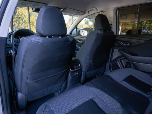 Used 2025 Subaru Outback Premium AWD/4WD image 17