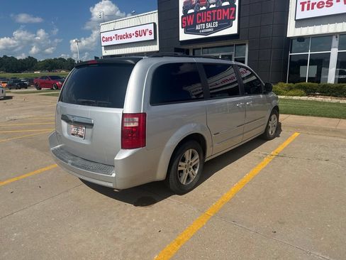 Used 2008 Dodge Grand Caravan SXT FWD image 6