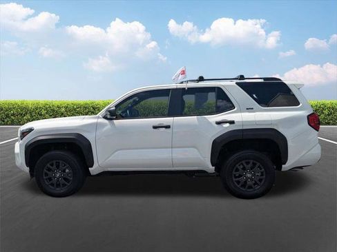 Certified 2025 Toyota 4Runner SR5 AWD/4WD image 8