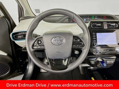 Used 2022 Toyota Prius XLE image 11