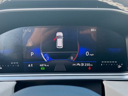 Used 2025 Volkswagen Taos SE image 11